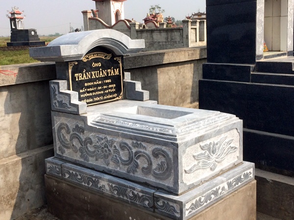 Mộ Đá Không Mái 17