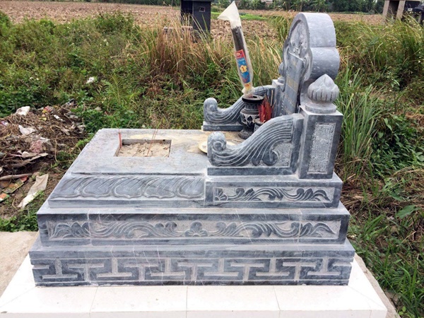 Mộ Đá Không Mái 19